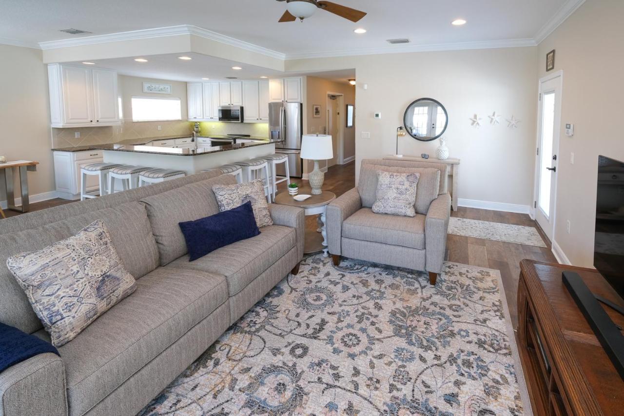 Hibiscus Hideaway Condo Walk To Historic Bridge St Bradenton Beach Exterior foto